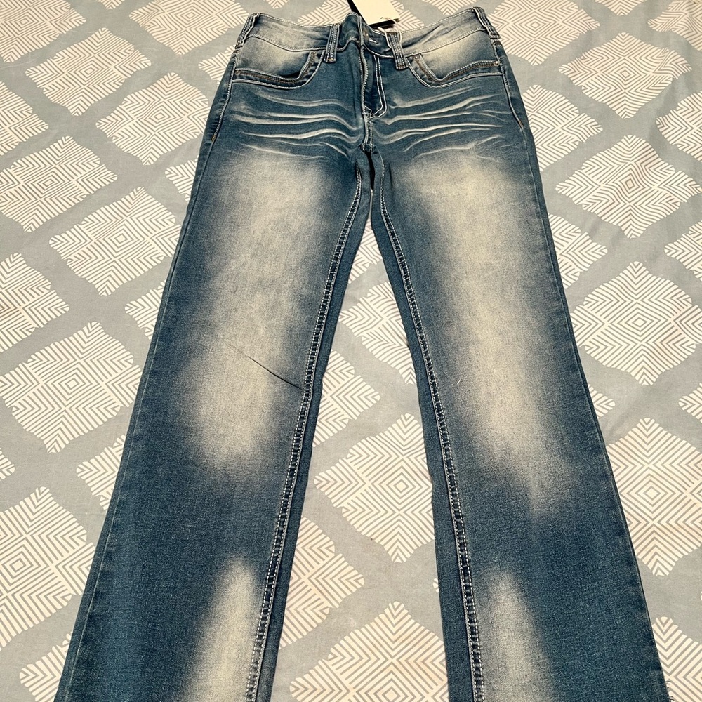 Brand new only tried on and they are to short and to big.